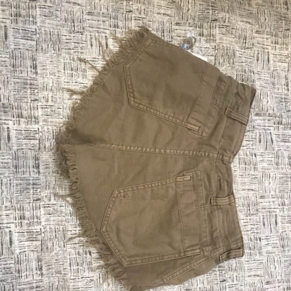 NWT Free People Stand-Off Beige Distressed Shorts - Picture 7 of 8